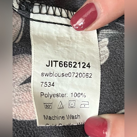 Shein Floral Top - Picture 3 of 3